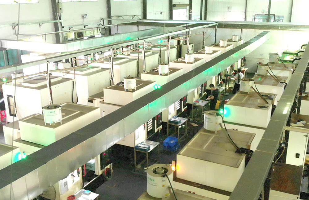 陽(yáng)昶精密制造CNC車(chē)間